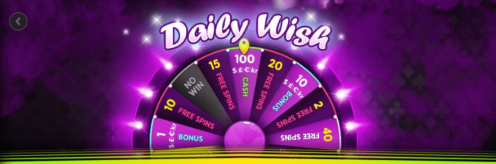Filipino player using extremecash platform on a smartphone to deposit and play